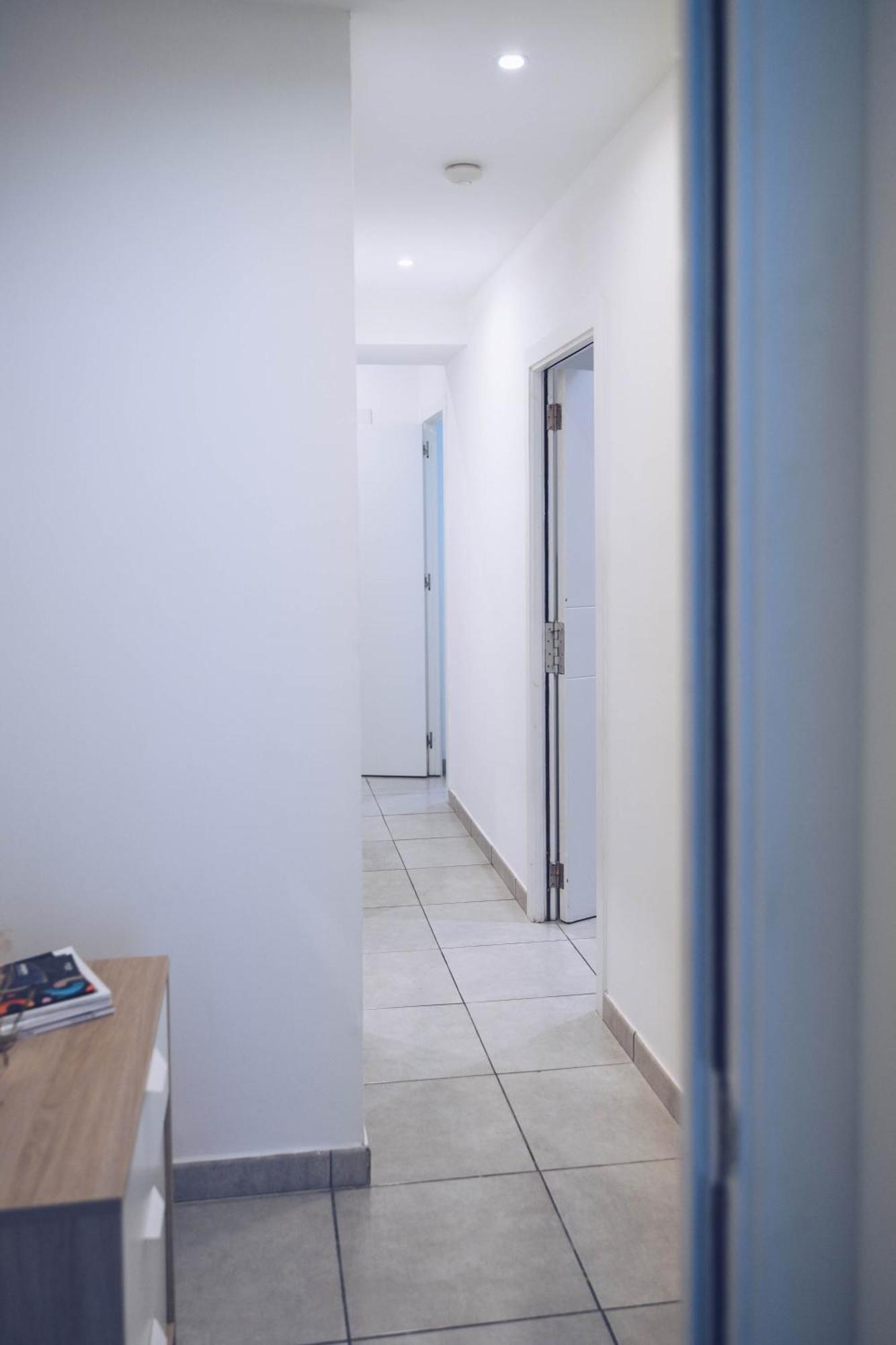 ジブラルタル2Br In The Zoko Contemporary And Convenientアパートメント エクステリア 写真