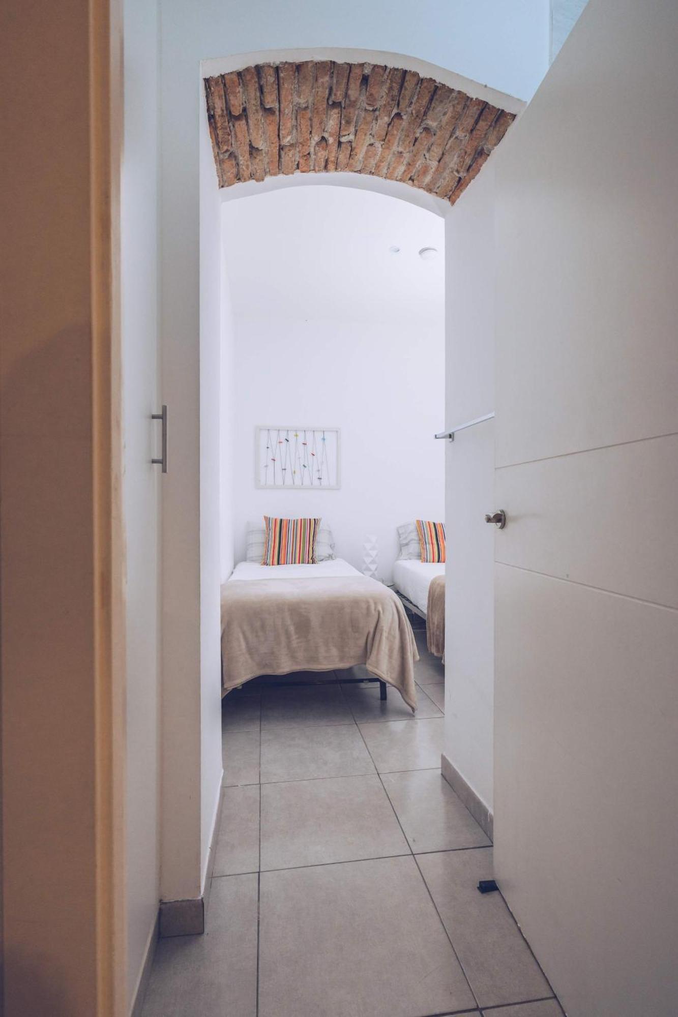 ジブラルタル2Br In The Zoko Contemporary And Convenientアパートメント エクステリア 写真