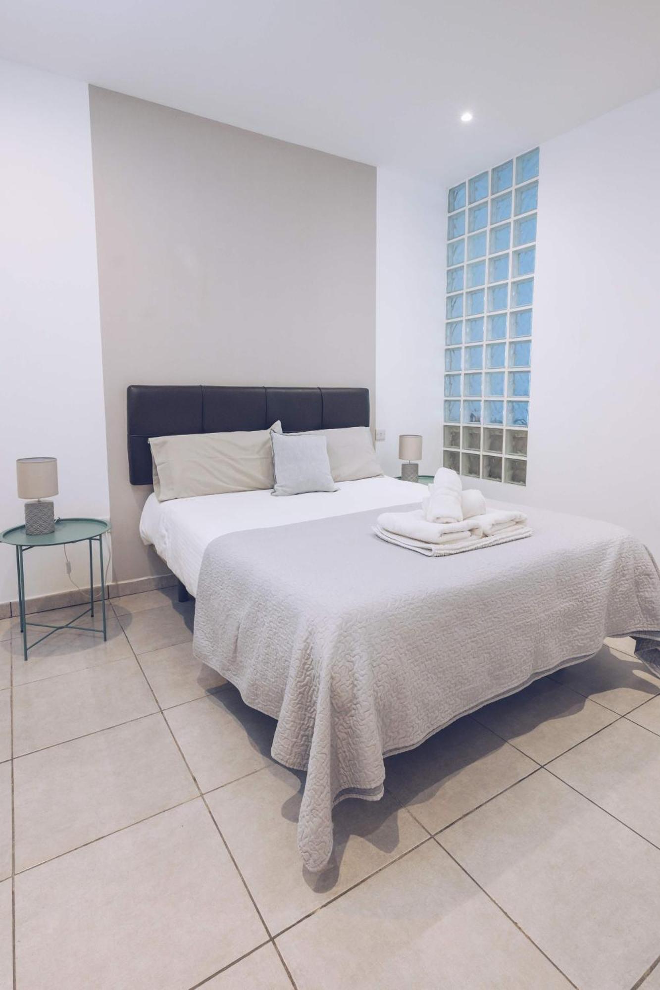 ジブラルタル2Br In The Zoko Contemporary And Convenientアパートメント エクステリア 写真