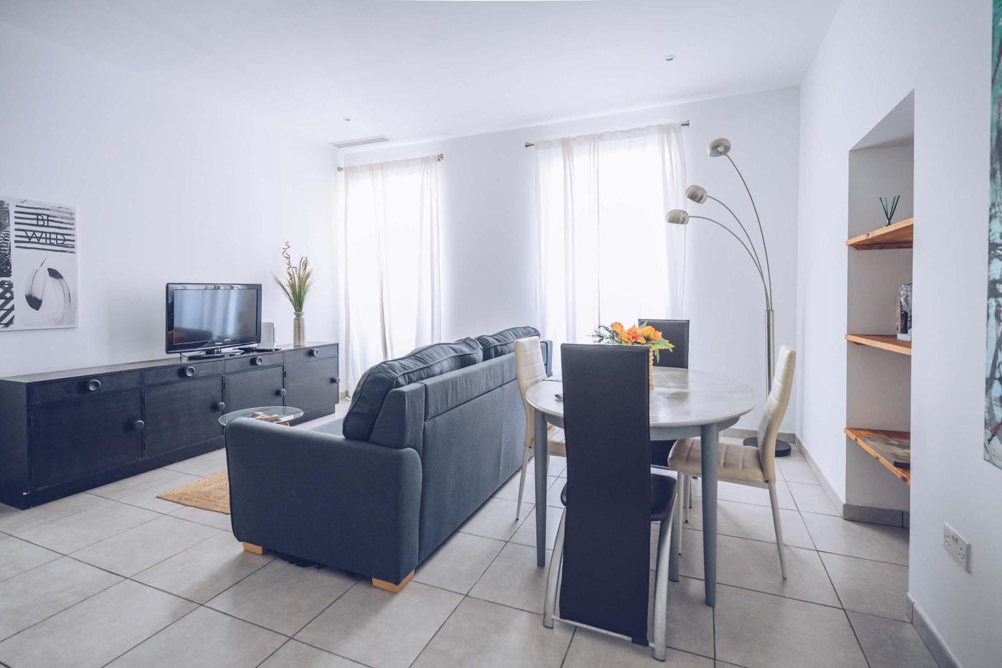 ジブラルタル2Br In The Zoko Contemporary And Convenientアパートメント エクステリア 写真