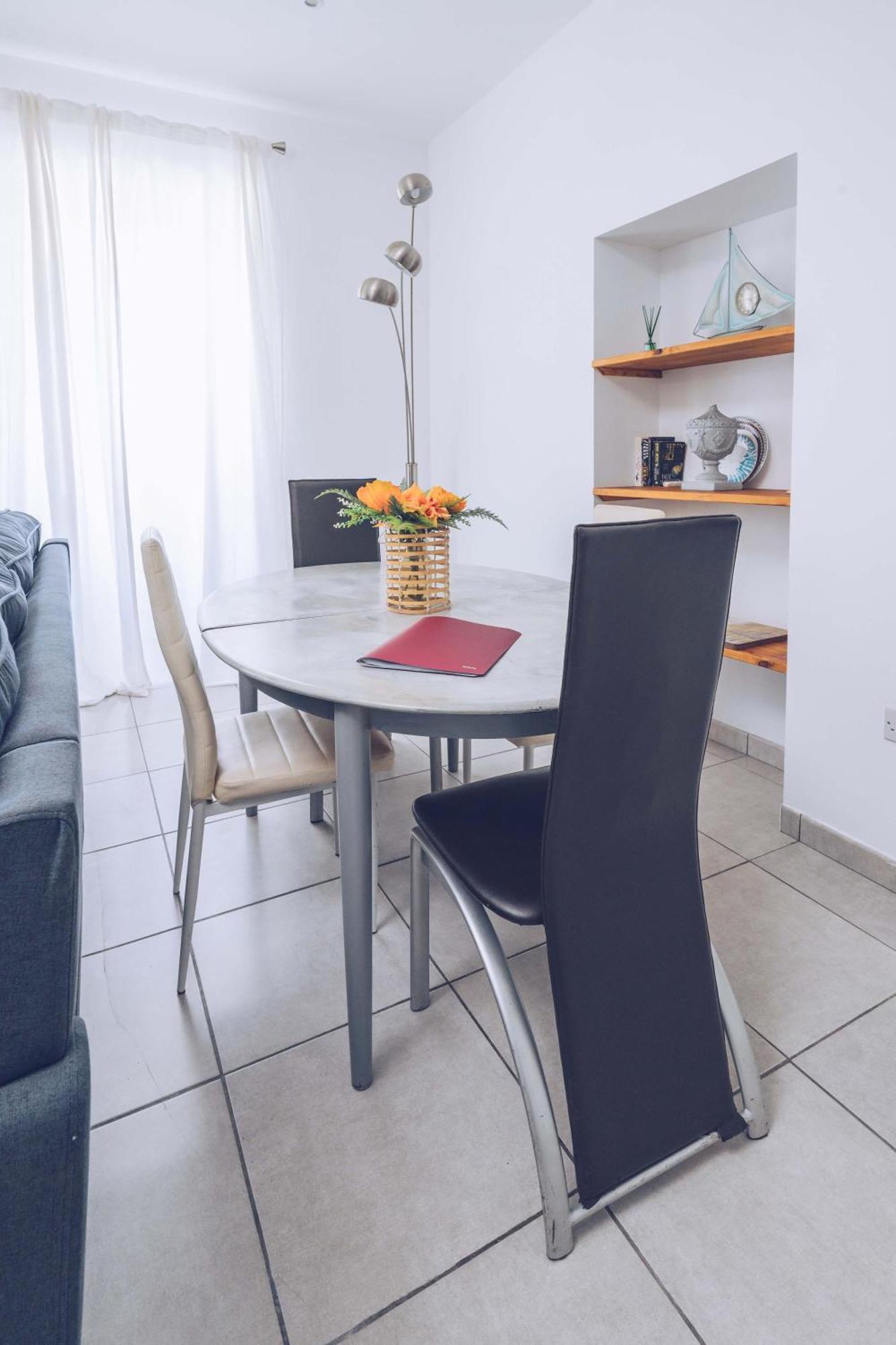 ジブラルタル2Br In The Zoko Contemporary And Convenientアパートメント エクステリア 写真