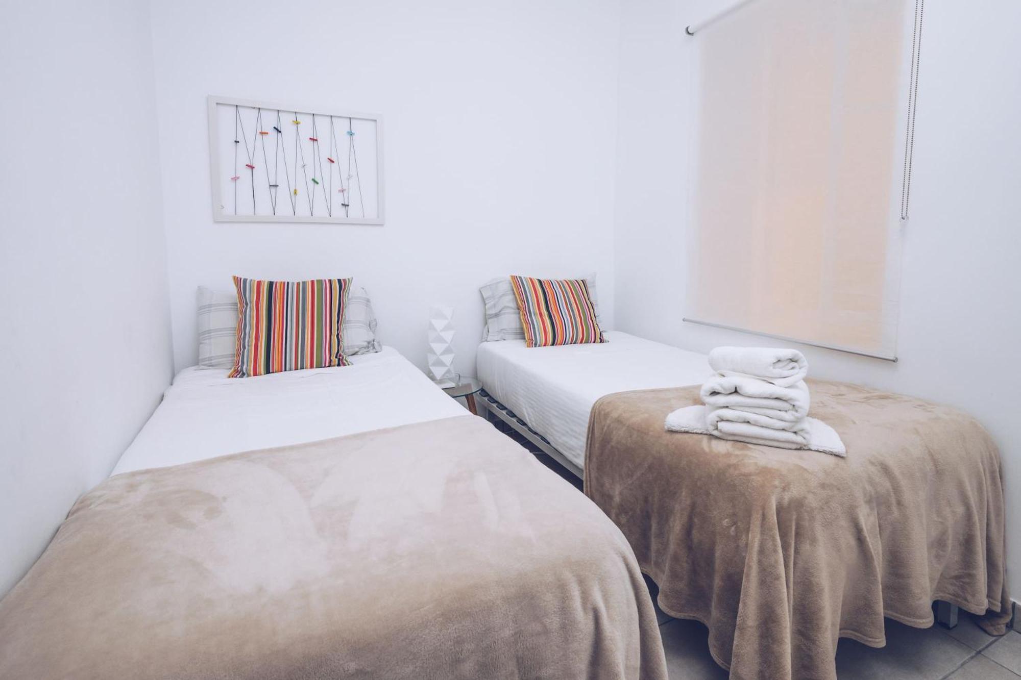 ジブラルタル2Br In The Zoko Contemporary And Convenientアパートメント エクステリア 写真